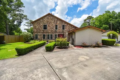 5504 Sycamore Dr, Dickinson, TX 77539