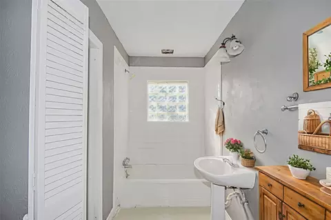 1207 E 27th St, Bryan, TX 77803 photo 16