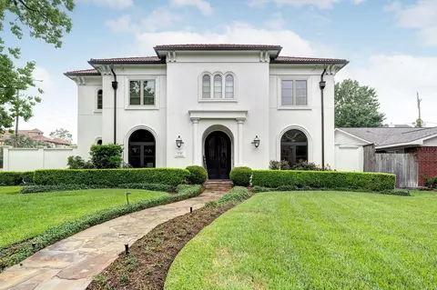 110 Ferndale St, Bellaire, TX 77401