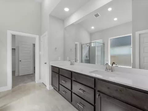 Bath - 22607 Ruby Forest Rd, Tomball, TX 77377 photo 1 of 3