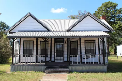 312 N Howard St, Grapeland, TX 75844