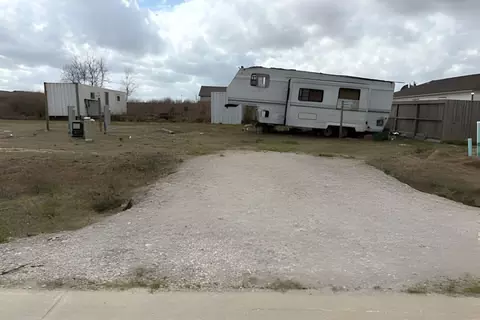 1213 Road 5802, Cleveland, TX 77327