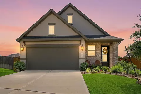 1409 Northwood Bluff Ln, Pinehurst, TX 77362