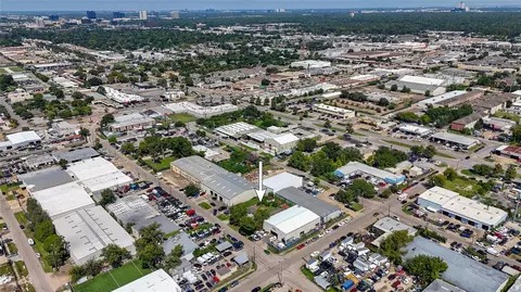 8710 Daffodil St, Houston, TX 77063