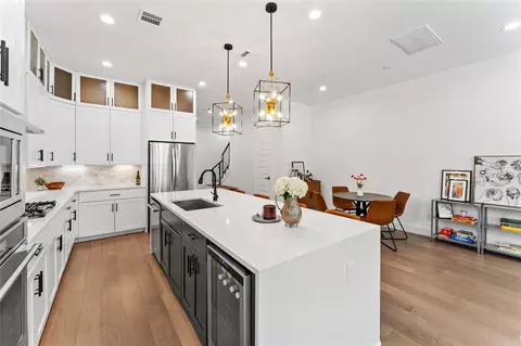 820 E 24th St, Houston, TX 77009