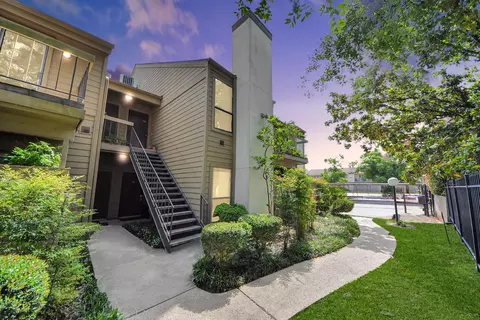 10047 Westpark Dr #7, Houston, TX 77042