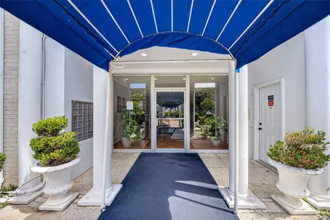2700 Bellefontaine St #A27, Houston, TX 77025