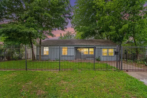 9414 Rosehaven Dr, Houston, TX 77051