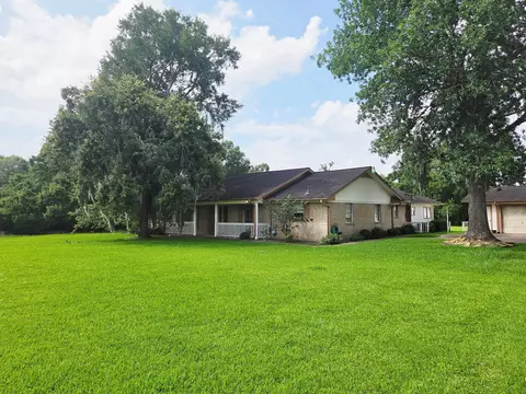 503 Greenbriar Ave, Friendswood, TX 77546