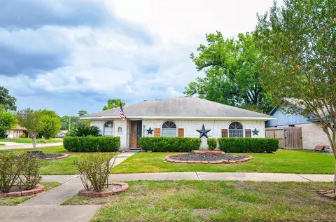 9014 Langfield Rd, Houston, TX 77040