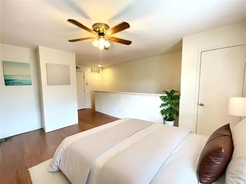 2100 Wilcrest Dr #123, Houston, TX 77042