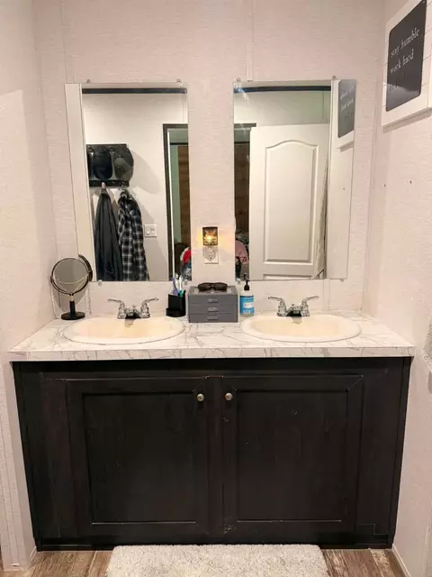 Bath - 476 Camp Branch Rd, Trinity, TX 75862 photo 1 of 2