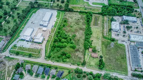 2625 Hillhouse Rd, Pearland, TX 77584