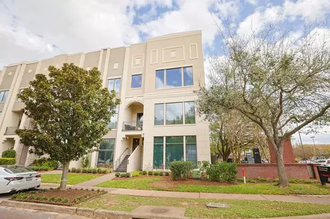 1423 Lake Pointe Pkwy, Sugar Land, TX 77478