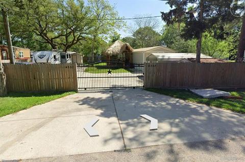 4733 3rd St, Bacliff, TX 77518 photo 1