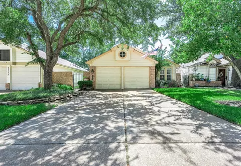 7754 Park Falls Dr, Houston, TX 77095