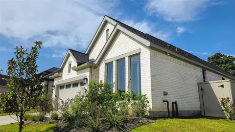 202 Ancient Murrelet Ct, Magnolia, TX 77354