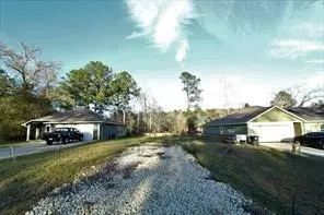 13 Sunny Hill Dr, Huntsville, TX 77340