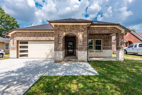 8309 Holiday Ln, Houston, TX 77075