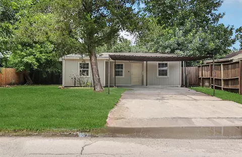 7346 Calais Rd, Houston, TX 77033