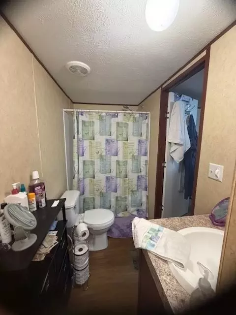 Bath - 352 Kingwood Dr, Trinity, TX 75862 photo 1 of 2