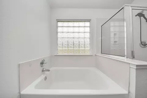 Bath - 3230 Legends Creek Dr, Spring, TX 77386 photo 2 of 4