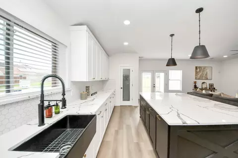 Kitchen - 3230 Legends Creek Dr, Spring, TX 77386 photo 8 of 9