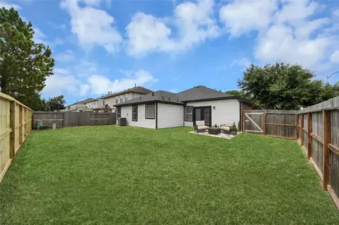 Exterior - 3230 Legends Creek Dr, Spring, TX 77386 photo 3 of 6