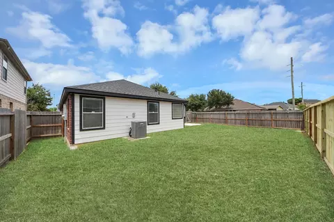 Exterior - 3230 Legends Creek Dr, Spring, TX 77386 photo 4 of 6