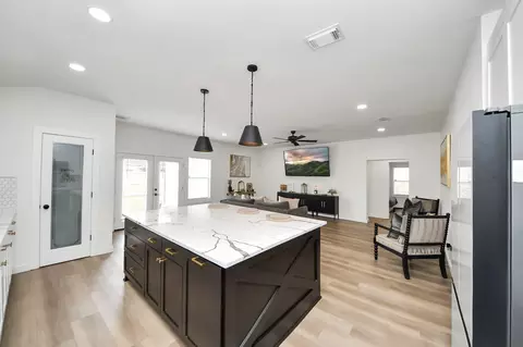 Kitchen - 3230 Legends Creek Dr, Spring, TX 77386 photo 7 of 9