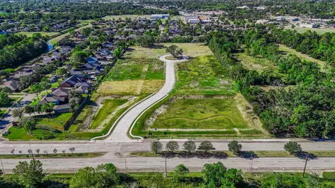 1626 Crown Oaks Ct, Pearland, TX 77581