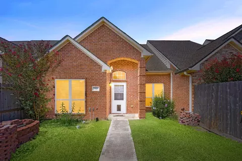 1811 Leisure Ct, Pasadena, TX 77504