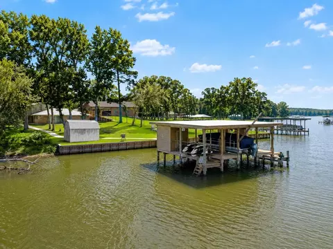 View/Area - 332 Red Oak Ln, Trinity, TX 75862 photo 3 of 9