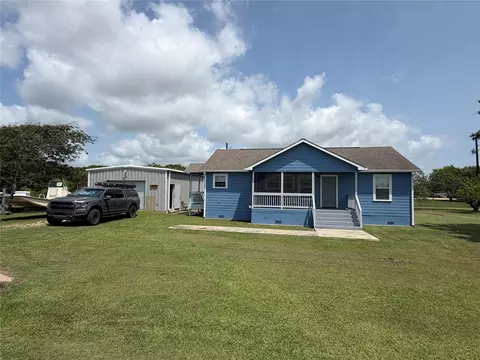 570 Stovall Dr, Palacios, TX 77465