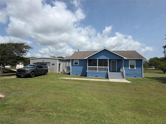 570 Stovall Dr, Palacios, TX 77465