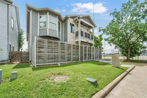 1923 Bittercreek Dr, Houston, TX 77042