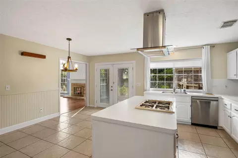 Kitchen - 2631 Woodsboro Dr, Spring, TX 77388 photo 4 of 4