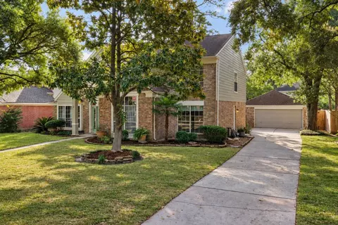Exterior - 2631 Woodsboro Dr, Spring, TX 77388 photo 5 of 11