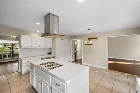 Kitchen - 2631 Woodsboro Dr, Spring, TX 77388 photo 3 of 4