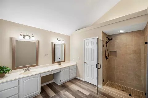 Bath - 2631 Woodsboro Dr, Spring, TX 77388 photo 2 of 3