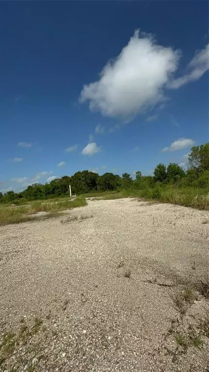 1403 Algoa Friendswood Rd, Alvin, TX 77511
