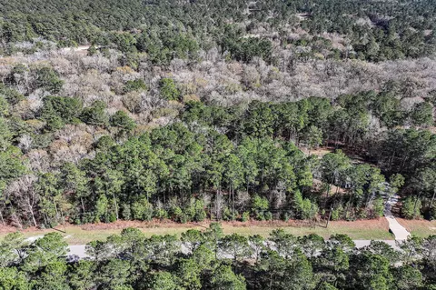 76 Wagon Pass, Huntsville, TX 77340