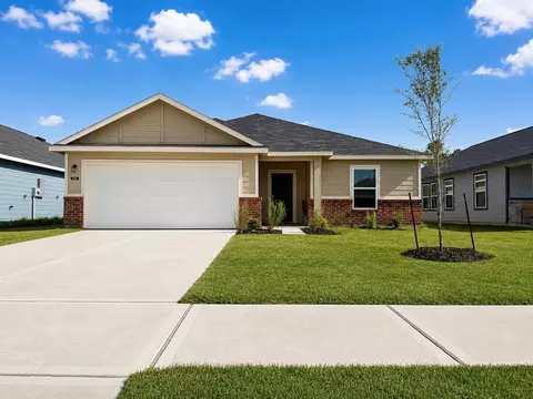 504 Oak Chase Ave, Dayton, TX 77535