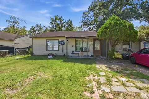 6038 Belmark St, Houston, TX 77033