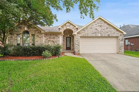 2310 Shadow Canyon Ct, Pearland, TX 77584