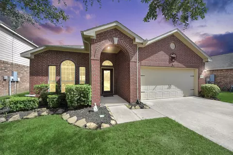 6611 Hawkins Hill Ln, Dickinson, TX 77539