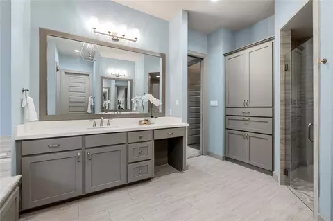 Bath - 12379 Pebble View Dr, Conroe, TX 77304 photo 3 of 7