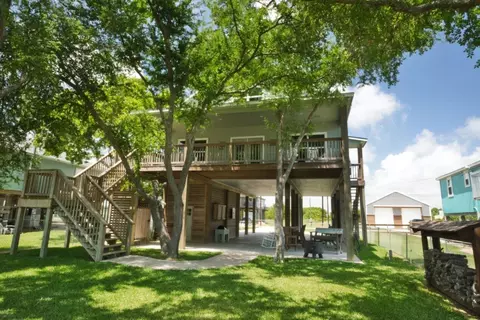 2569 County Road 291, Sargent, TX 77414