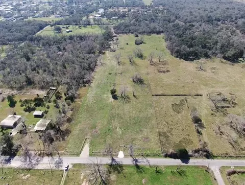 320 W Pleasant St, Brazoria, TX 77422