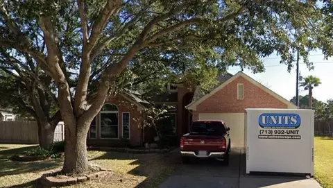 16823 Pheasant Ridge Dr, Sugar Land, TX 77498